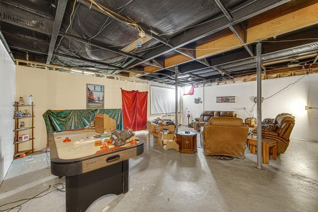 3921 N 350 E, Rolling Prairie, IN 46371