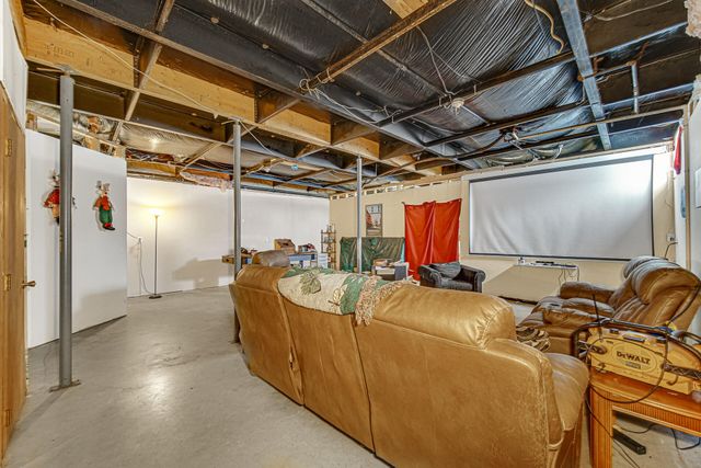 3921 N 350 E, Rolling Prairie, IN 46371