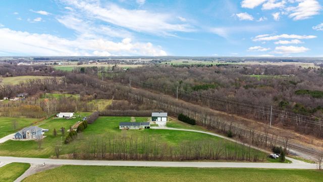 3921 N 350 E, Rolling Prairie, IN 46371