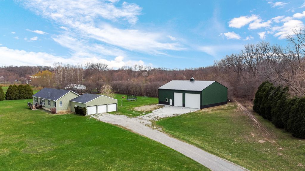 3921 N 350 E, Rolling Prairie, IN 46371
