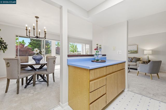 2333 Pine Knoll Dr 14, Walnut Creek, CA 94595