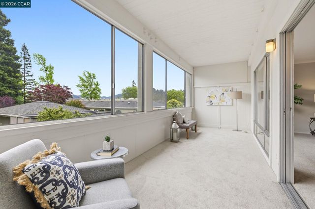 2333 Pine Knoll Dr 14, Walnut Creek, CA 94595