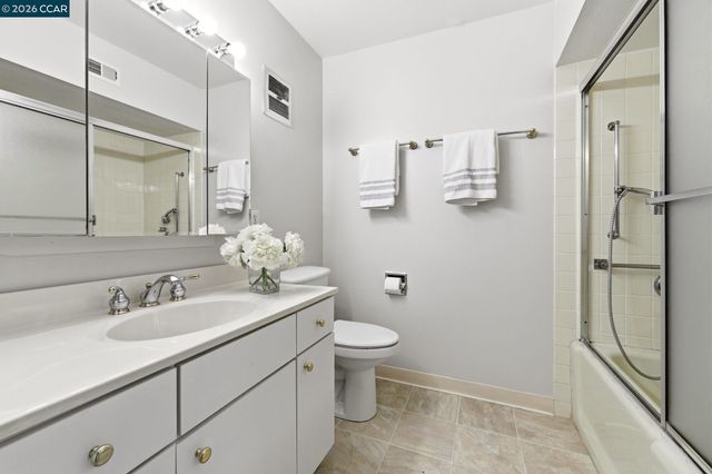 2333 Pine Knoll Dr 14, Walnut Creek, CA 94595