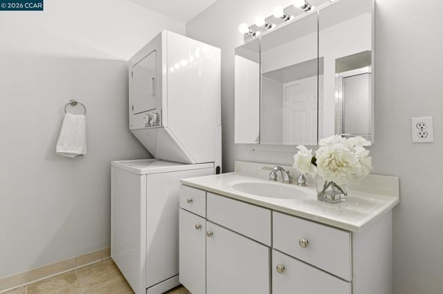 2333 Pine Knoll Dr 14, Walnut Creek, CA 94595