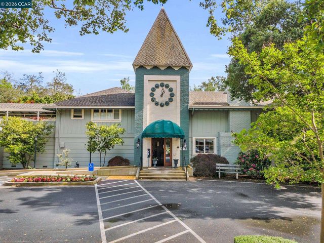 2333 Pine Knoll Dr 14, Walnut Creek, CA 94595