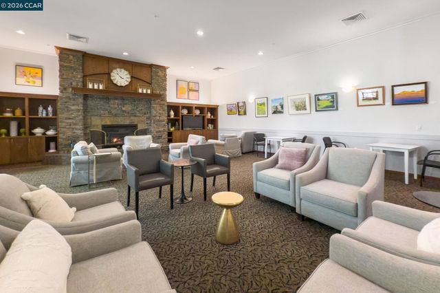 2333 Pine Knoll Dr 14, Walnut Creek, CA 94595