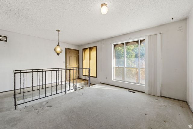 815 E OXFORD DR, Kaysville, UT 84037