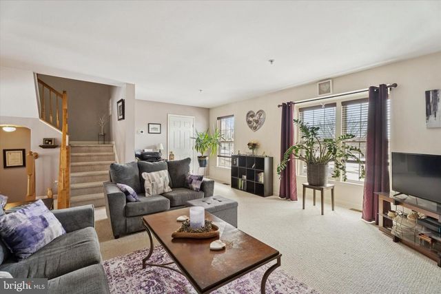 5 CREEKSIDE DR, Pottstown, PA 19464