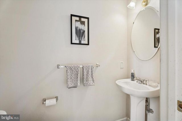 5 CREEKSIDE DR, Pottstown, PA 19464