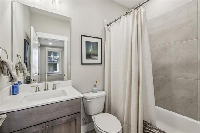 1024 Robert Smalls Way, Atlanta, GA 30318