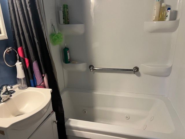 1913 Apache Road, Waukegan, IL 60087