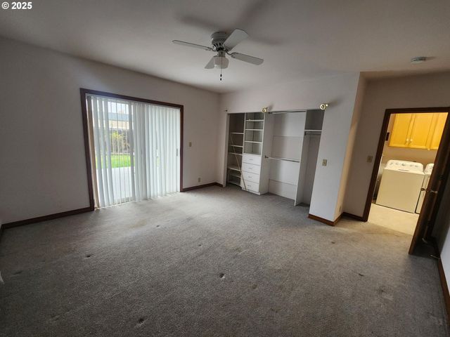 1880 LINNELL Ave, Roseburg, OR 97471