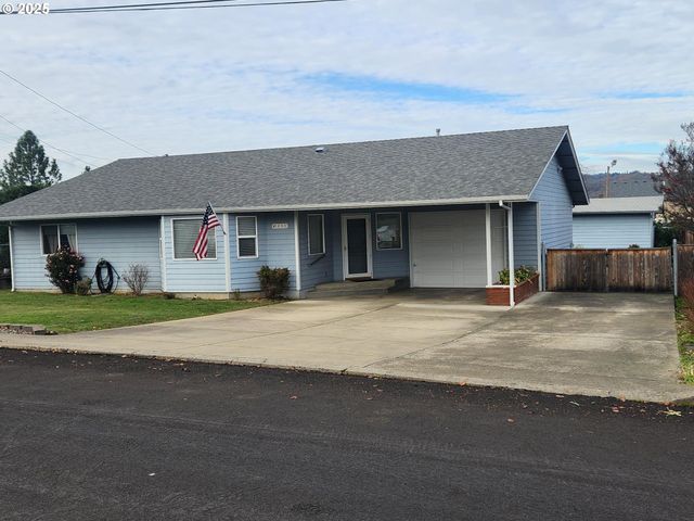 1880 LINNELL Ave, Roseburg, OR 97471