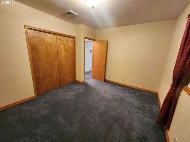 1880 LINNELL Ave, Roseburg, OR 97471