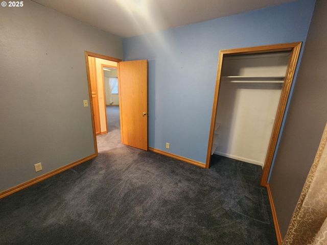 1880 LINNELL Ave, Roseburg, OR 97471