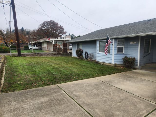 1880 LINNELL Ave, Roseburg, OR 97471