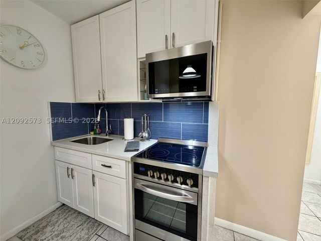 1480 S Ocean Blvd 105, Lauderdale By The Sea, FL 33062