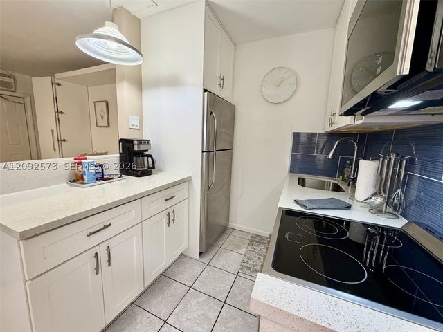1480 S Ocean Blvd 105, Lauderdale By The Sea, FL 33062