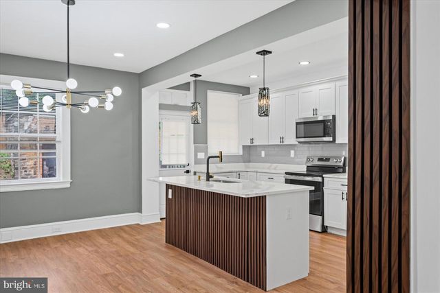 7 YORK CT, Baltimore, MD 21218