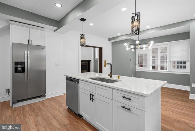 7 YORK CT, Baltimore, MD 21218