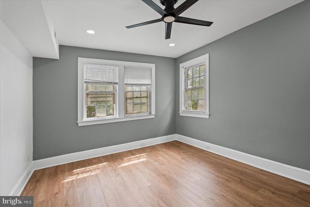 7 YORK CT, Baltimore, MD 21218