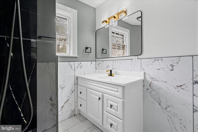 7 YORK CT, Baltimore, MD 21218