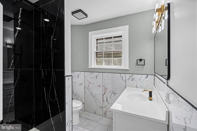 7 YORK CT, Baltimore, MD 21218