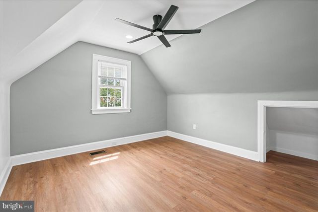 7 YORK CT, Baltimore, MD 21218