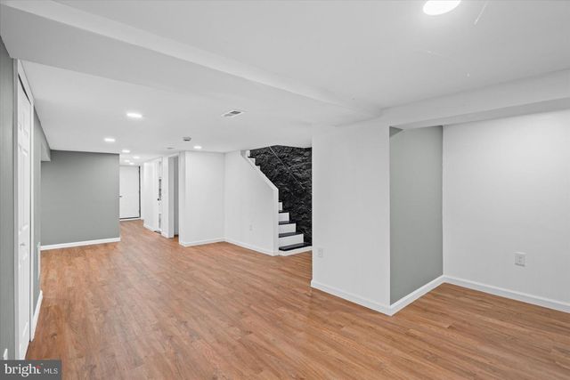 7 YORK CT, Baltimore, MD 21218