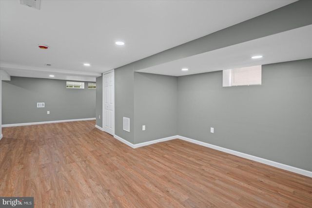 7 YORK CT, Baltimore, MD 21218