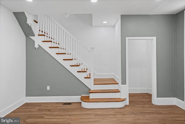 7 YORK CT, Baltimore, MD 21218
