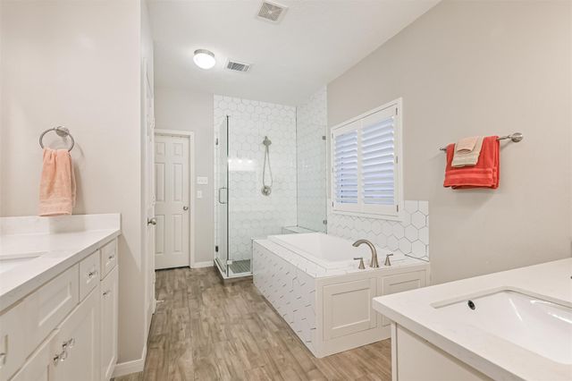 3602 Pine Stream Drive, Pearland, TX 77581
