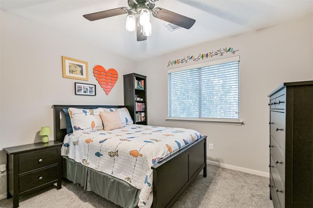 3602 Pine Stream Drive, Pearland, TX 77581