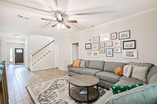 3602 Pine Stream Drive, Pearland, TX 77581