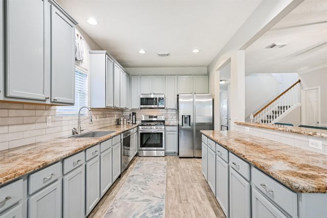 3602 Pine Stream Drive, Pearland, TX 77581