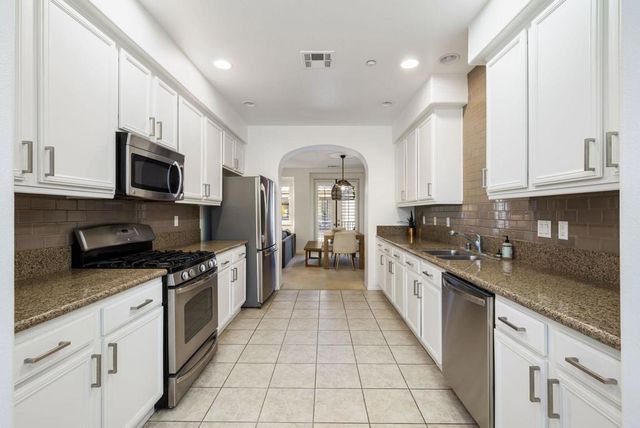 205 Paseo Gregario, Palm Desert, CA 92211