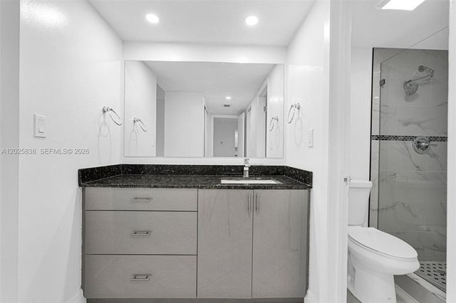 3401 N Country Club Dr 307, Aventura, FL 33180