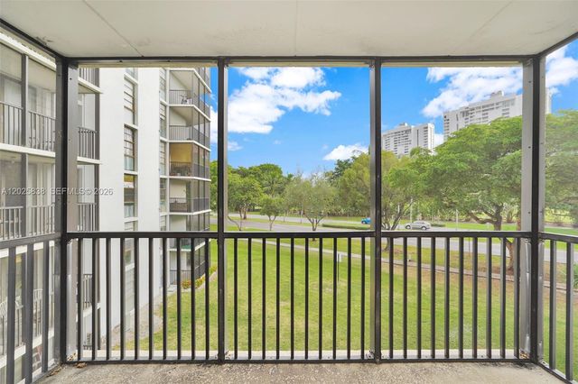 3401 N Country Club Dr 307, Aventura, FL 33180