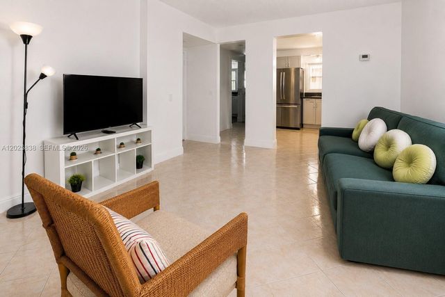3401 N Country Club Dr 307, Aventura, FL 33180