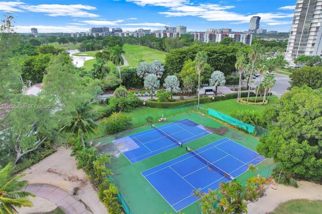 3401 N Country Club Dr 307, Aventura, FL 33180