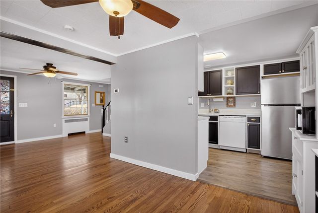 612 Independence Dr, Clairton, PA 15025