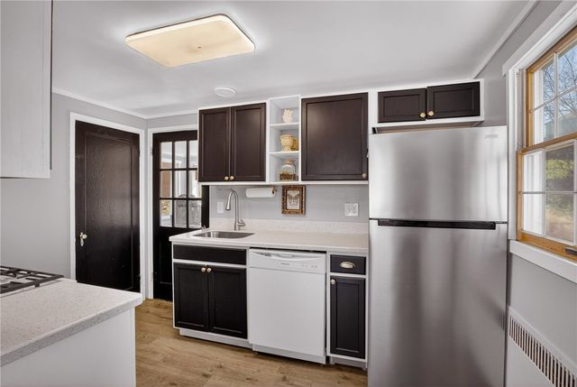 612 Independence Dr, Clairton, PA 15025