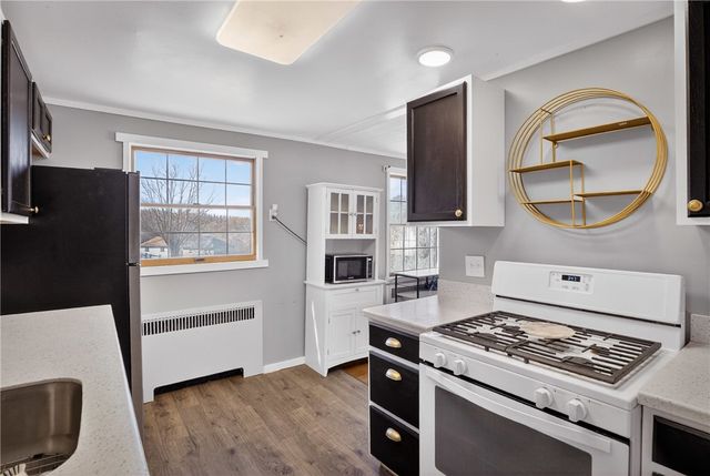 612 Independence Dr, Clairton, PA 15025