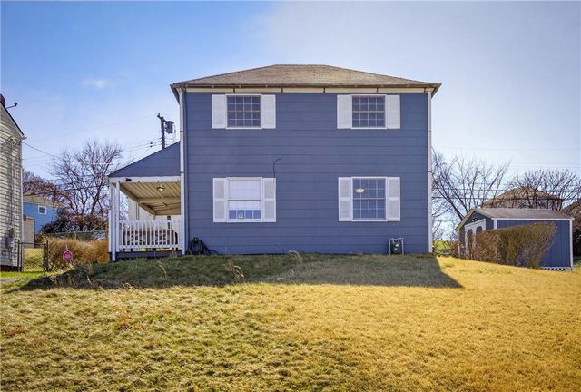 612 Independence Dr, Clairton, PA 15025