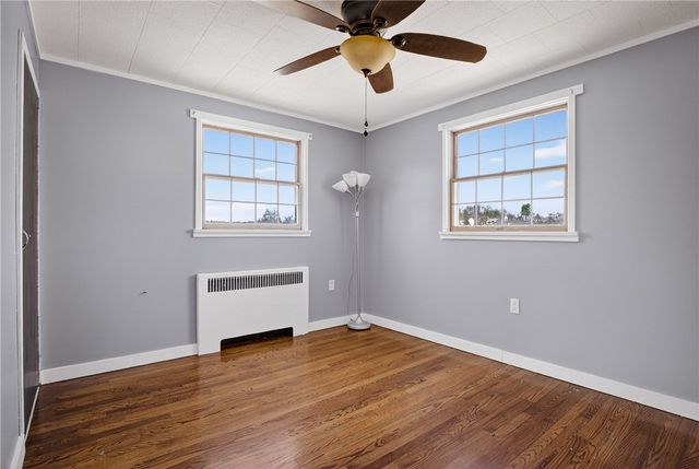 612 Independence Dr, Clairton, PA 15025