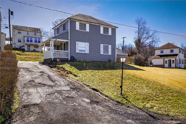 612 Independence Dr, Clairton, PA 15025