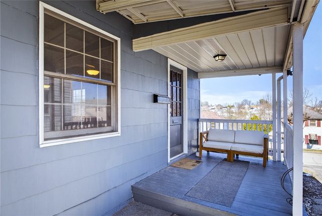 612 Independence Dr, Clairton, PA 15025