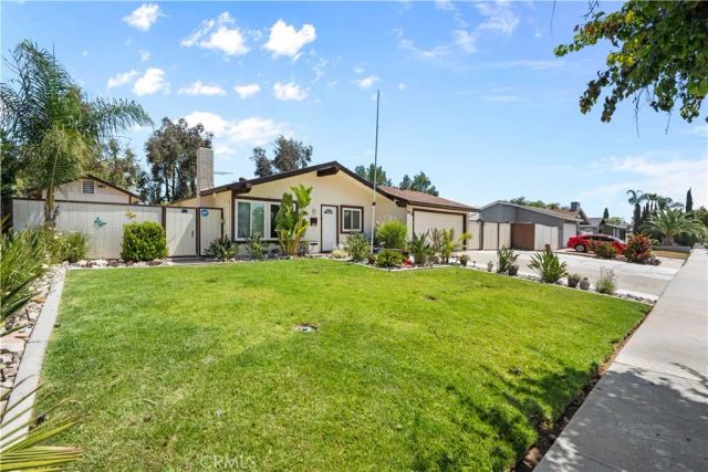 871 W Francis, Corona, CA 92882