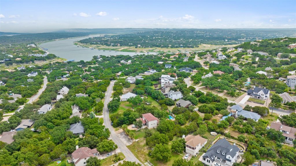 109 Cowal DR N, Spicewood, TX 78669