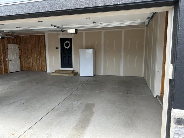 800 Linda LANE, Watertown, WI 53094